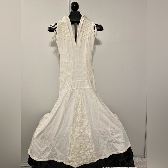 MISS BE Dresses & Skirts - NWOT MISS BE by EMMANUELLE BLANC Dress!🥀